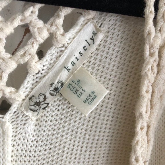 4/$25 ~ 
BOHO FRINGE SWEATER - Picture 2 of 7